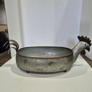 Vintage Rustic Metal Rooster Planter/ Serving Tray
